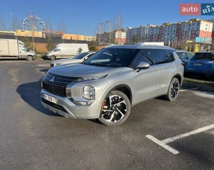 Серый Мицубиси Аутлендер, объемом двигателя 2.49 л и пробегом 38 тыс. км за 24999 $, фото 1 на Automoto.ua