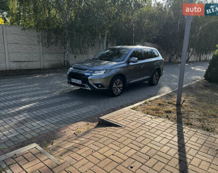 Сірий Міцубісі Аутлендер, об'ємом двигуна 2 л та пробігом 52 тис. км за 22000 $, фото 1 на Automoto.ua