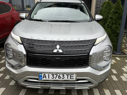 Серый Мицубиси Аутлендер, объемом двигателя 2.49 л и пробегом 21 тыс. км за 28700 $, фото 1 на Automoto.ua