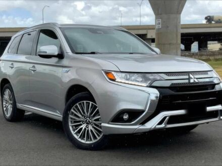 Міцубісі Аутлендер 2022 у Кропивницькому (Кіровограді) на Automoto.ua Сірий Міцубісі Аутлендер, об'ємом двигуна 2.4 л та пробігом 22 тис. км за 17000 $, фото 1 на Automoto.ua