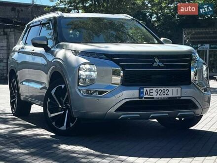 Міцубісі Аутлендер 2022 у Дніпро (Дніпропетровську) на Automoto.ua Сірий Міцубісі Аутлендер, об'ємом двигуна 2.36 л та пробігом 25 тис. км за 39600 $, фото 1 на Automoto.ua