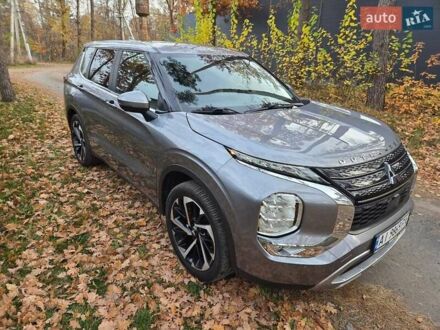 Серый Мицубиси Аутлендер, объемом двигателя 2.49 л и пробегом 50 тыс. км за 23900 $, фото 1 на Automoto.ua