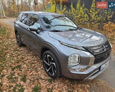 Серый Мицубиси Аутлендер, объемом двигателя 2.49 л и пробегом 50 тыс. км за 23900 $, фото 1 на Automoto.ua