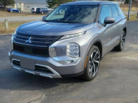 Серый Мицубиси Аутлендер, объемом двигателя 2.4 л и пробегом 14 тыс. км за 7600 $, фото 1 на Automoto.ua