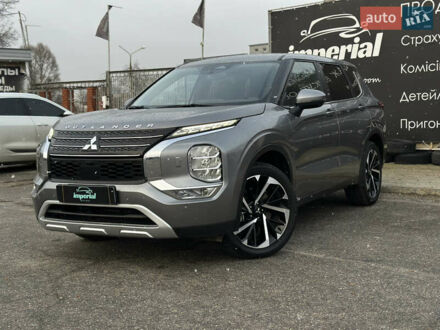 Серый Мицубиси Аутлендер, объемом двигателя 2.49 л и пробегом 24 тыс. км за 27500 $, фото 1 на Automoto.ua