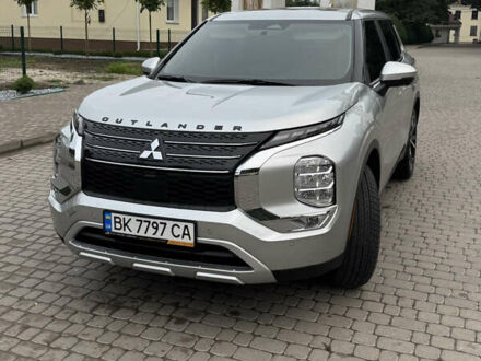 Сірий Міцубісі Аутлендер, об'ємом двигуна 2.49 л та пробігом 2 тис. км за 29000 $, фото 1 на Automoto.ua