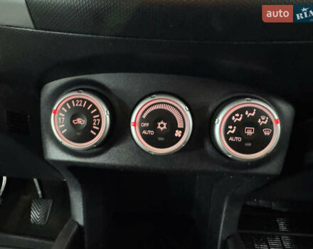 Синий Мицубиси Аутлендер, объемом двигателя 2 л и пробегом 228 тыс. км за 7999 $, фото 32 на Automoto.ua