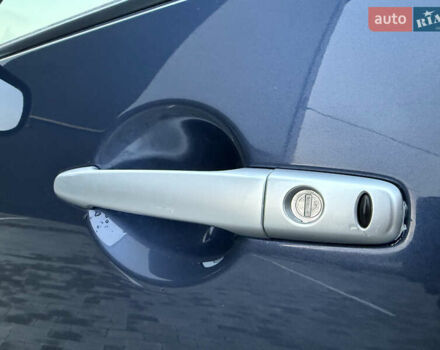 Синий Мицубиси Аутлендер, объемом двигателя 2 л и пробегом 228 тыс. км за 8888 $, фото 48 на Automoto.ua