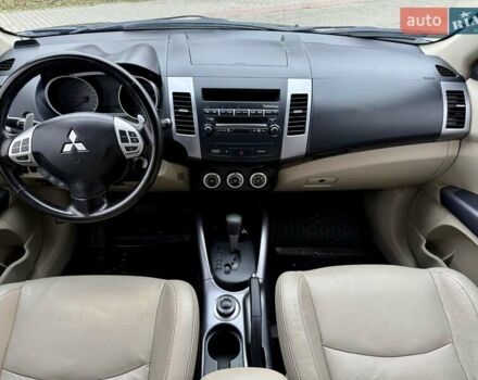 Синій Міцубісі Аутлендер, об'ємом двигуна 3 л та пробігом 197 тис. км за 9200 $, фото 21 на Automoto.ua
