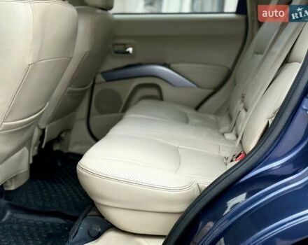 Синій Міцубісі Аутлендер, об'ємом двигуна 3 л та пробігом 197 тис. км за 9200 $, фото 19 на Automoto.ua