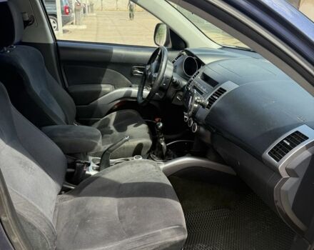 Синій Міцубісі Аутлендер, об'ємом двигуна 2 л та пробігом 378 тис. км за 4800 $, фото 4 на Automoto.ua