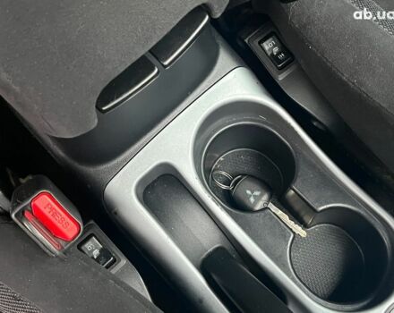 Синій Міцубісі Аутлендер, об'ємом двигуна 2.4 л та пробігом 211 тис. км за 8390 $, фото 17 на Automoto.ua