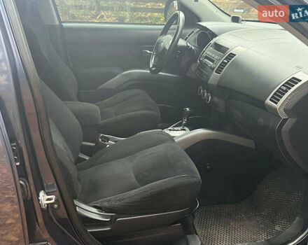 Синій Міцубісі Аутлендер, об'ємом двигуна 2.4 л та пробігом 211 тис. км за 8390 $, фото 14 на Automoto.ua