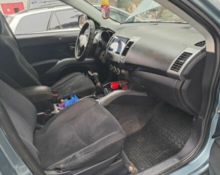 Синій Міцубісі Аутлендер, об'ємом двигуна 2 л та пробігом 580 тис. км за 5000 $, фото 4 на Automoto.ua