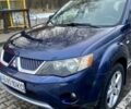 Синий Мицубиси Аутлендер, объемом двигателя 3 л и пробегом 228 тыс. км за 9000 $, фото 4 на Automoto.ua