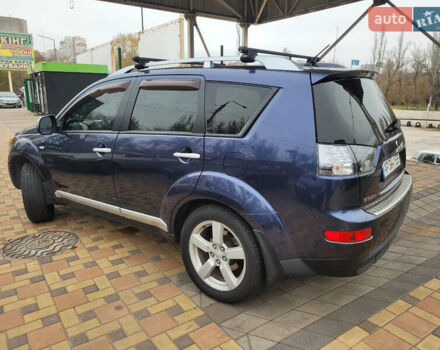 Синий Мицубиси Аутлендер, объемом двигателя 3 л и пробегом 270 тыс. км за 7900 $, фото 4 на Automoto.ua