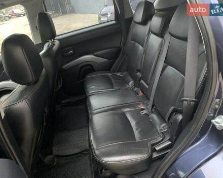 Синий Мицубиси Аутлендер, объемом двигателя 3 л и пробегом 383 тыс. км за 9000 $, фото 8 на Automoto.ua