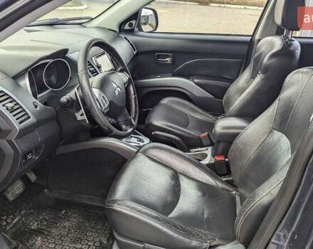 Синий Мицубиси Аутлендер, объемом двигателя 3 л и пробегом 382 тыс. км за 8200 $, фото 14 на Automoto.ua