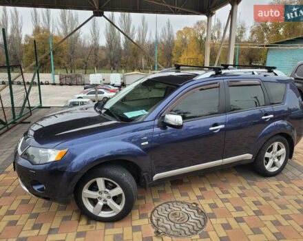 Синий Мицубиси Аутлендер, объемом двигателя 3 л и пробегом 270 тыс. км за 7900 $, фото 2 на Automoto.ua