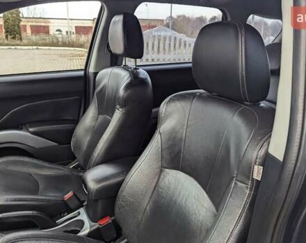 Синий Мицубиси Аутлендер, объемом двигателя 3 л и пробегом 382 тыс. км за 8200 $, фото 11 на Automoto.ua