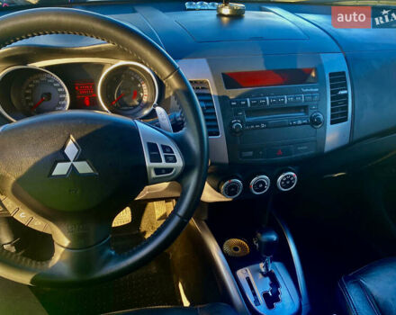 Синій Міцубісі Аутлендер, об'ємом двигуна 3 л та пробігом 228 тис. км за 9000 $, фото 6 на Automoto.ua