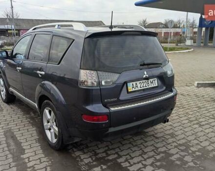 Синий Мицубиси Аутлендер, объемом двигателя 3 л и пробегом 382 тыс. км за 8200 $, фото 2 на Automoto.ua
