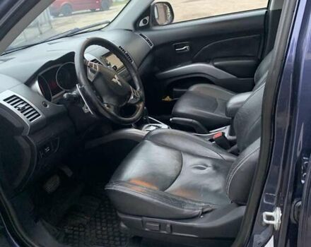 Синий Мицубиси Аутлендер, объемом двигателя 3 л и пробегом 383 тыс. км за 9000 $, фото 9 на Automoto.ua