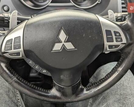 Синий Мицубиси Аутлендер, объемом двигателя 3 л и пробегом 382 тыс. км за 8200 $, фото 19 на Automoto.ua