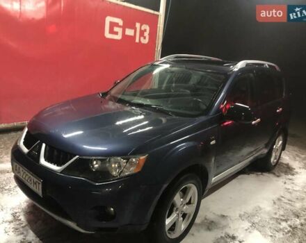 Синий Мицубиси Аутлендер, объемом двигателя 3 л и пробегом 340 тыс. км за 9555 $, фото 1 на Automoto.ua