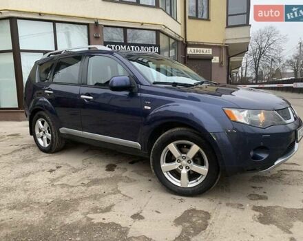 Синий Мицубиси Аутлендер, объемом двигателя 3 л и пробегом 383 тыс. км за 9000 $, фото 13 на Automoto.ua