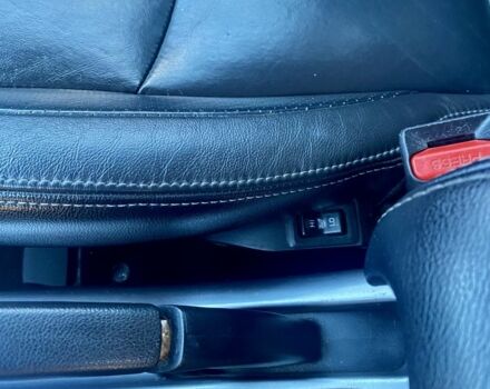 Синий Мицубиси Аутлендер, объемом двигателя 3 л и пробегом 228 тыс. км за 9000 $, фото 5 на Automoto.ua