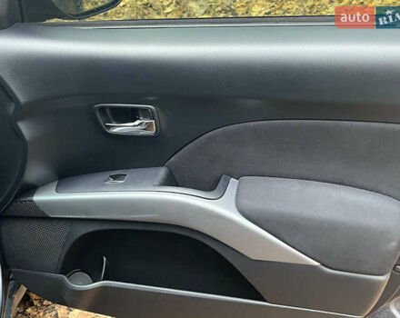 Синій Міцубісі Аутлендер, об'ємом двигуна 2.4 л та пробігом 211 тис. км за 8390 $, фото 13 на Automoto.ua