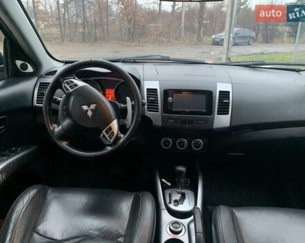 Синий Мицубиси Аутлендер, объемом двигателя 3 л и пробегом 383 тыс. км за 9000 $, фото 10 на Automoto.ua