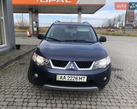Синий Мицубиси Аутлендер, объемом двигателя 3 л и пробегом 340 тыс. км за 9555 $, фото 9 на Automoto.ua