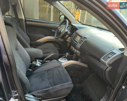 Міцубісі Аутлендер 2008 у Хусте на Automoto.ua Синій Міцубісі Аутлендер, об'ємом двигуна 2.4 л та пробігом 246 тис. км за 7950 $, фото 9 на Automoto.ua