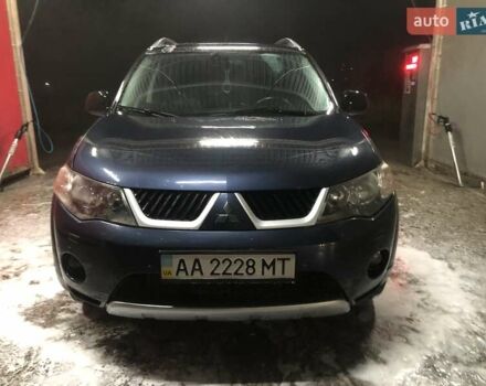 Синий Мицубиси Аутлендер, объемом двигателя 3 л и пробегом 340 тыс. км за 9555 $, фото 2 на Automoto.ua