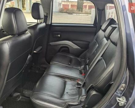 Синий Мицубиси Аутлендер, объемом двигателя 3 л и пробегом 382 тыс. км за 8200 $, фото 5 на Automoto.ua