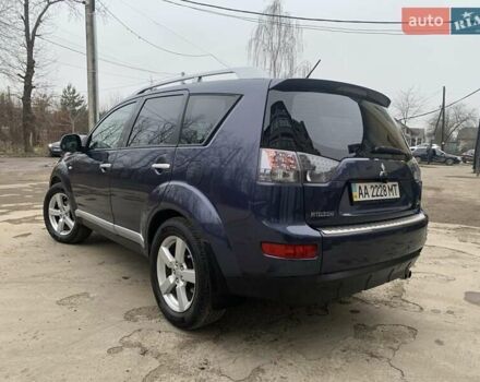 Синий Мицубиси Аутлендер, объемом двигателя 3 л и пробегом 383 тыс. км за 9000 $, фото 5 на Automoto.ua