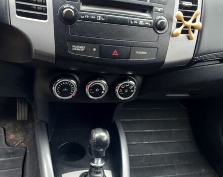 Синий Мицубиси Аутлендер, объемом двигателя 2.2 л и пробегом 220 тыс. км за 11450 $, фото 5 на Automoto.ua