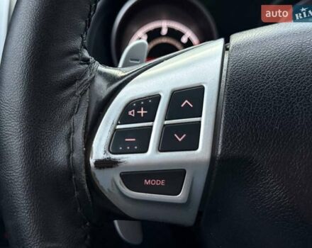 Синий Мицубиси Аутлендер, объемом двигателя 2.18 л и пробегом 289 тыс. км за 9990 $, фото 22 на Automoto.ua