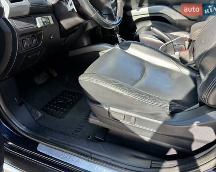 Синій Міцубісі Аутлендер, об'ємом двигуна 2.18 л та пробігом 415 тис. км за 9999 $, фото 16 на Automoto.ua