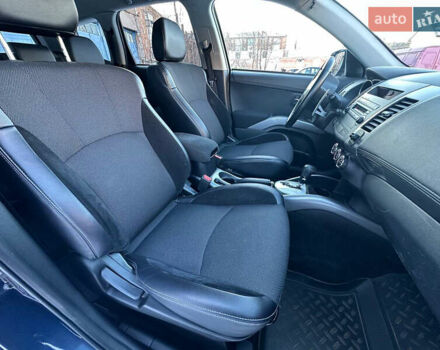 Синий Мицубиси Аутлендер, объемом двигателя 2 л и пробегом 257 тыс. км за 10500 $, фото 12 на Automoto.ua