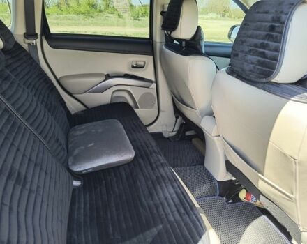 Синій Міцубісі Аутлендер, об'ємом двигуна 2.2 л та пробігом 270 тис. км за 12300 $, фото 7 на Automoto.ua