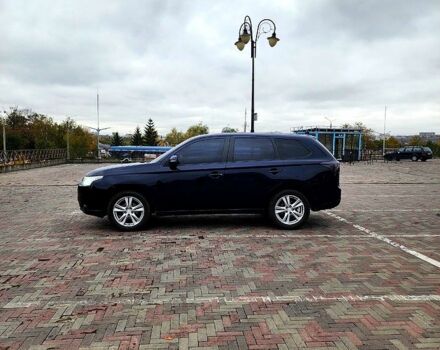 Синий Мицубиси Аутлендер, объемом двигателя 2 л и пробегом 314 тыс. км за 10999 $, фото 3 на Automoto.ua