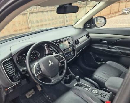 Синій Міцубісі Аутлендер, об'ємом двигуна 2.36 л та пробігом 183 тис. км за 14000 $, фото 15 на Automoto.ua