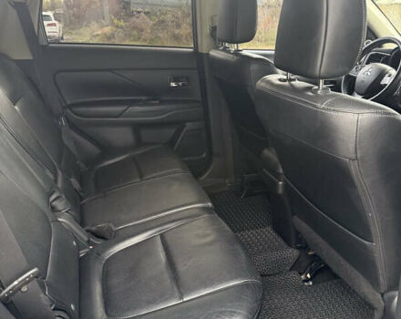 Синий Мицубиси Аутлендер, объемом двигателя 3 л и пробегом 180 тыс. км за 13000 $, фото 13 на Automoto.ua