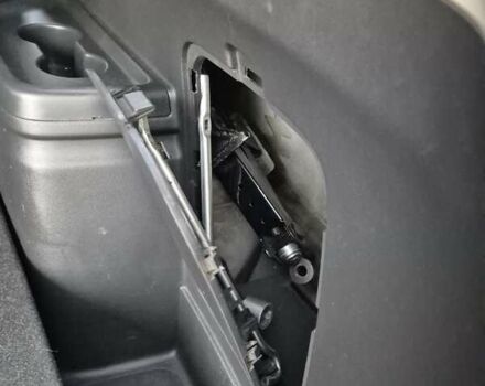 Синій Міцубісі Аутлендер, об'ємом двигуна 2.36 л та пробігом 183 тис. км за 14000 $, фото 12 на Automoto.ua