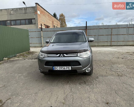 Синий Мицубиси Аутлендер, объемом двигателя 3 л и пробегом 180 тыс. км за 13000 $, фото 1 на Automoto.ua