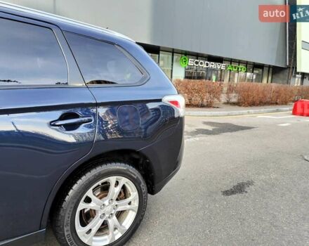 Синій Міцубісі Аутлендер, об'ємом двигуна 2.4 л та пробігом 213 тис. км за 10990 $, фото 6 на Automoto.ua