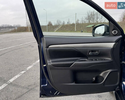 Синий Мицубиси Аутлендер, объемом двигателя 2 л и пробегом 218 тыс. км за 12550 $, фото 29 на Automoto.ua